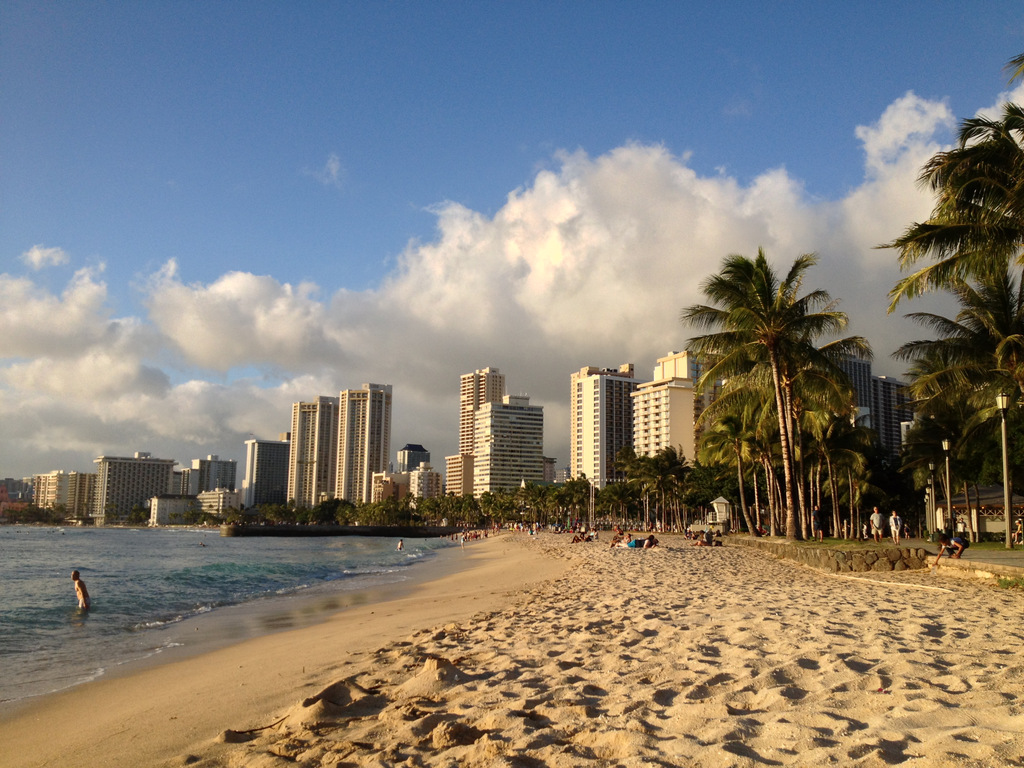 waikiki-beach-february